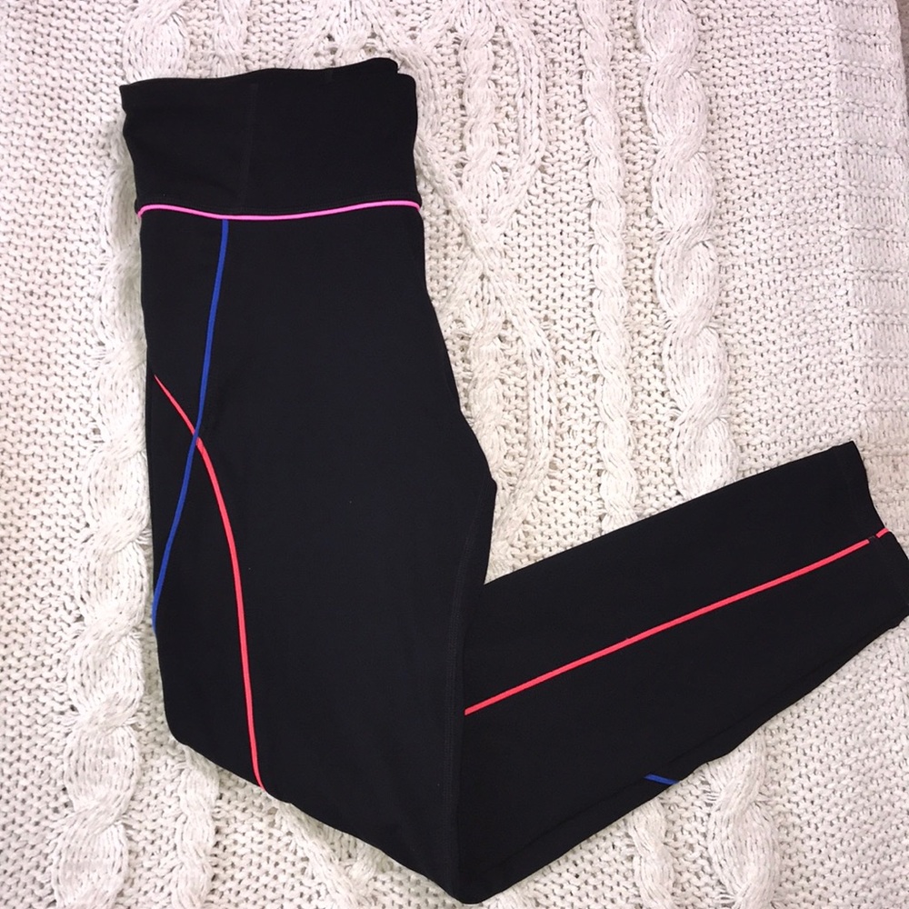 🚫SOLD🚫 NWOT GapFit blackout technology leggings - Picture 6 of 13